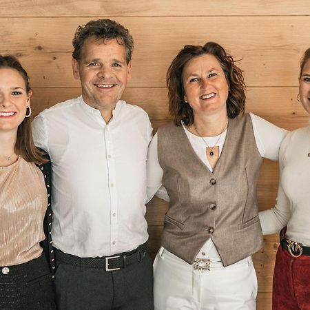 Garni Hotel Miara - Your Dolomites Home Селва ди Вал Гардена Екстериор снимка
