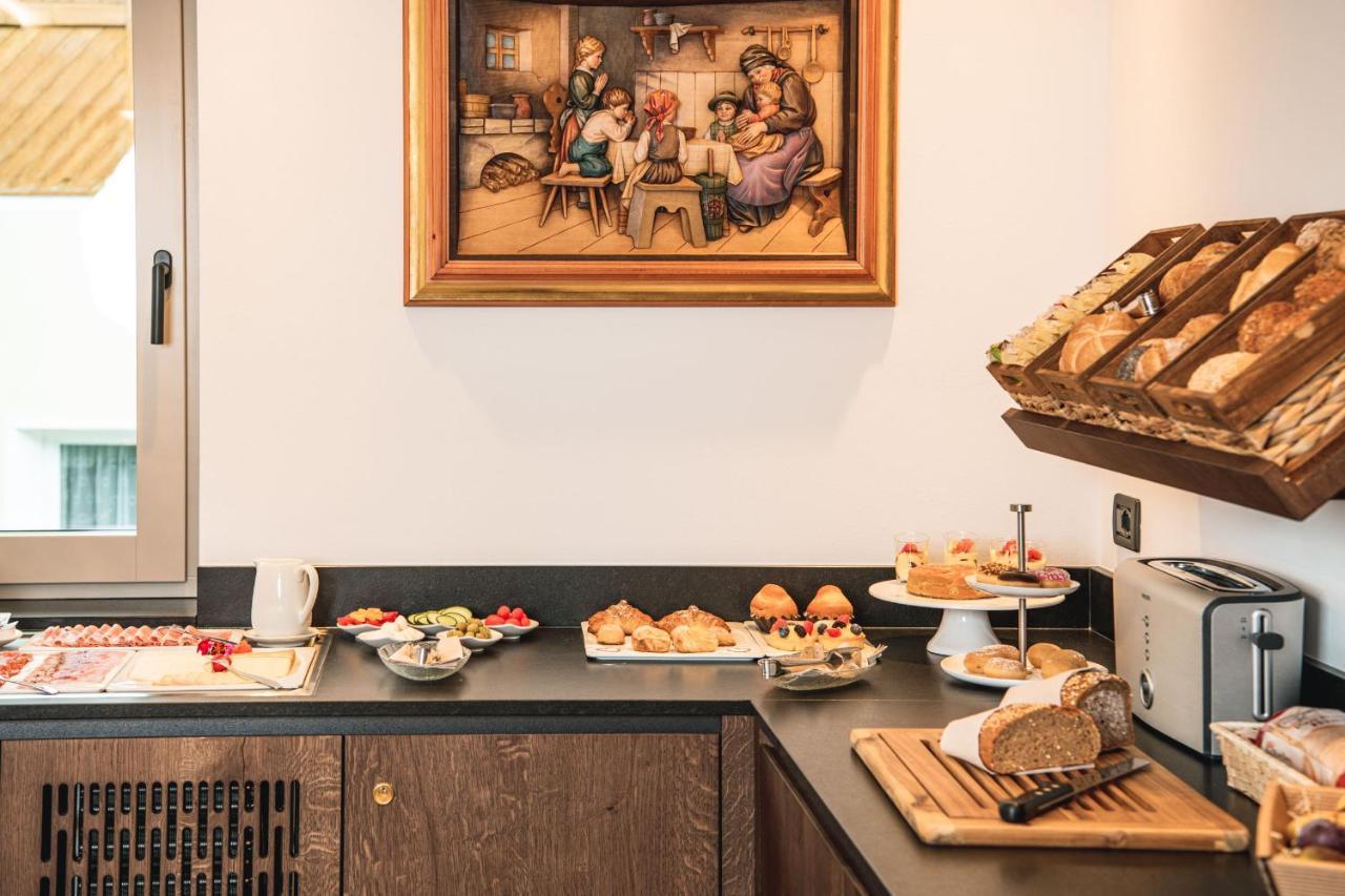 Garni Hotel Miara - Your Dolomites Home Селва ди Вал Гардена Екстериор снимка