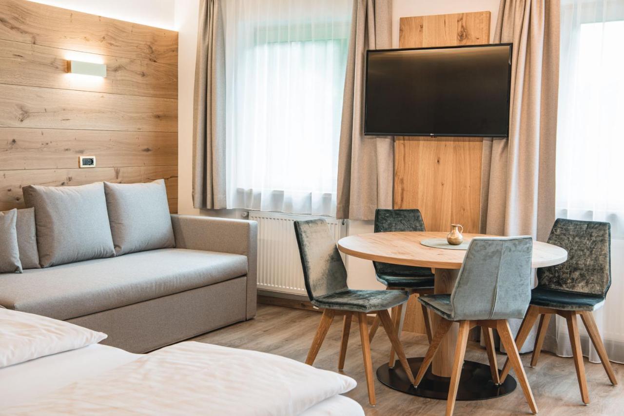 Garni Hotel Miara - Your Dolomites Home Селва ди Вал Гардена Екстериор снимка