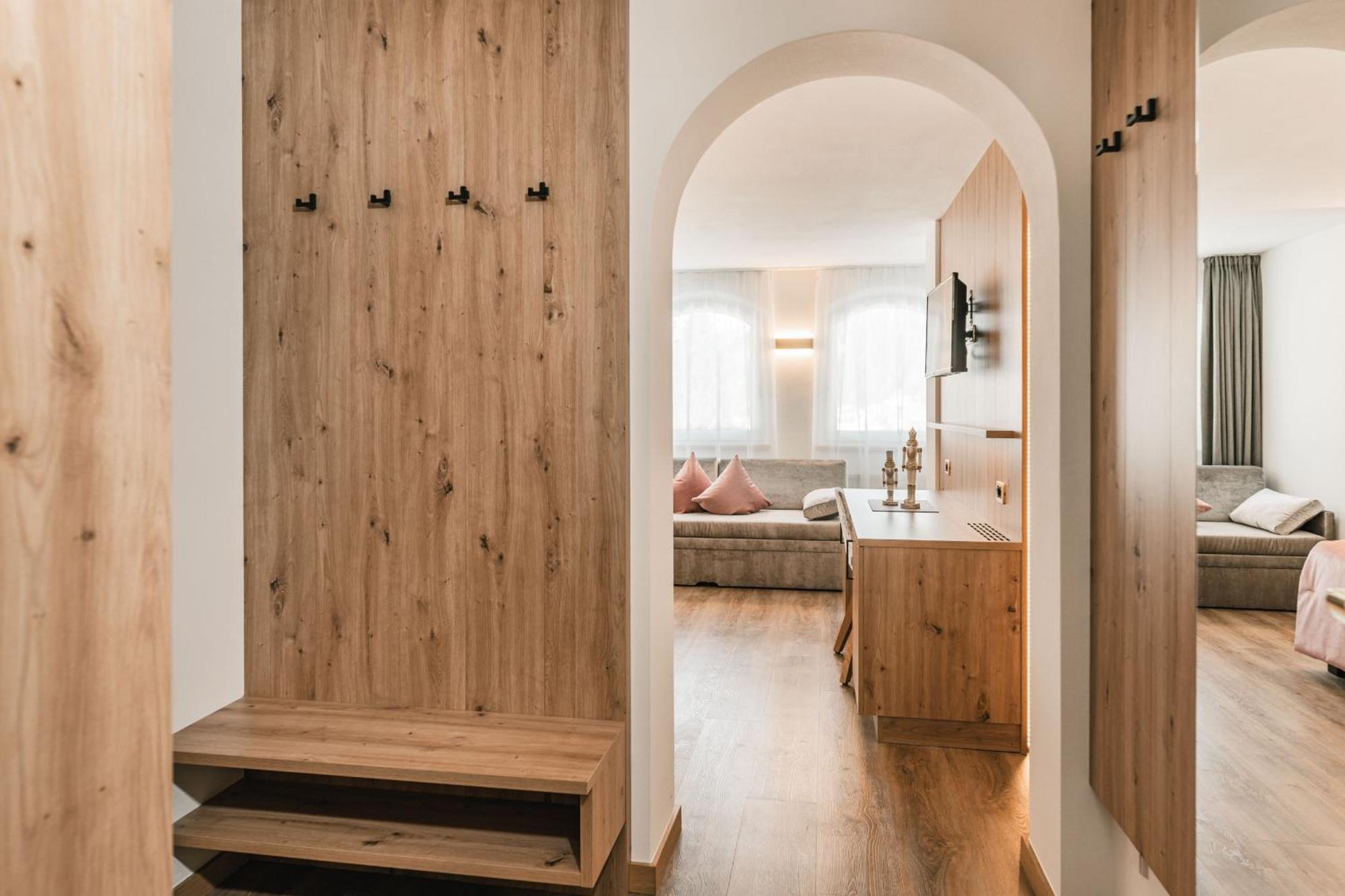 Garni Hotel Miara - Your Dolomites Home Селва ди Вал Гардена Екстериор снимка