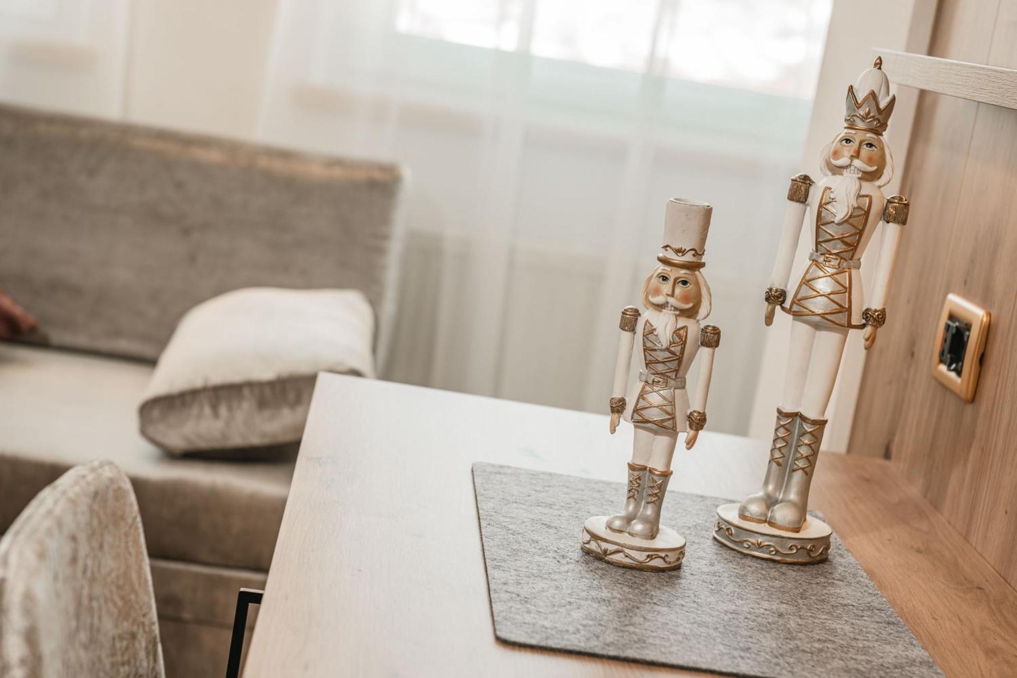 Garni Hotel Miara - Your Dolomites Home Селва ди Вал Гардена Екстериор снимка
